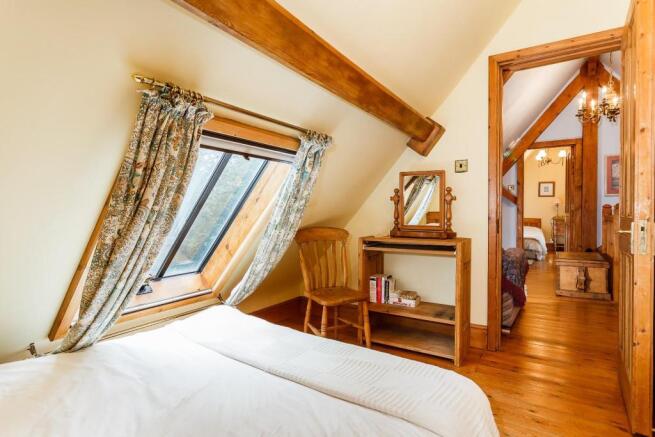 8303817-interior14.jpg