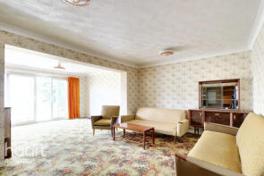 8, Navarre Gardens, Romford RM5 2HH