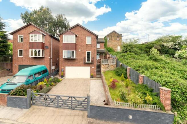 3 bed Detached for sale in barnsley