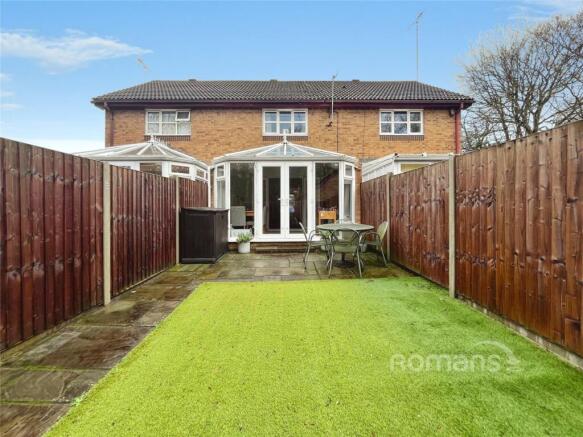 Lyndsey Close, Farnborough, Hampshire photo 2