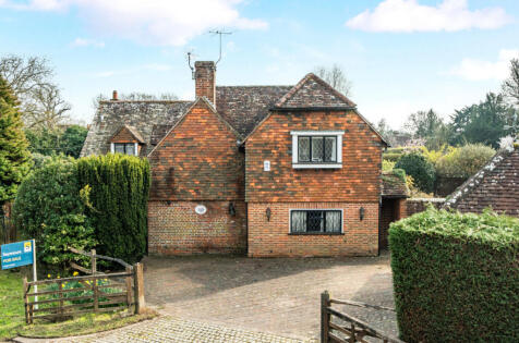 Woodside Road, Chiddingfold, Godalming, Surrey, GU8