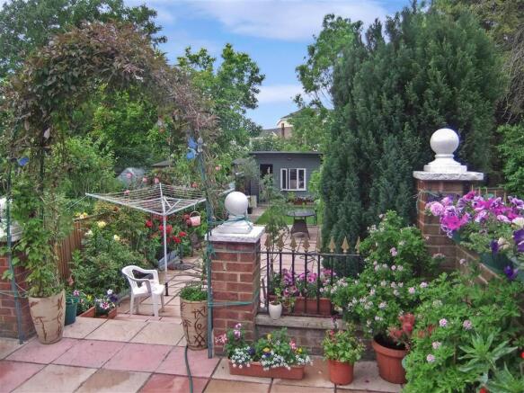(53113934) Garden
