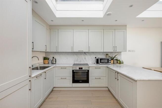 1, 428 Durnsford Road Hi-2.jpg