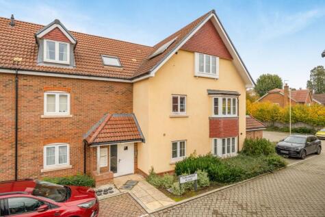 3 Furlonger Place, Liphook