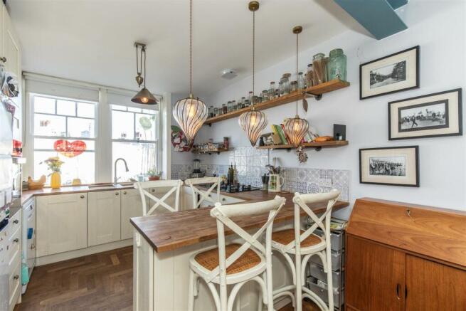 Sitting Room/Kitchen