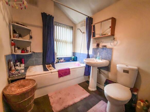 Family bathroom 