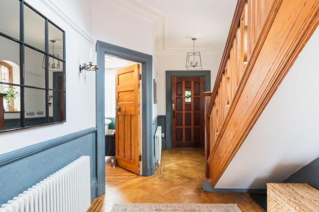 6 bed Detached for sale Image 6