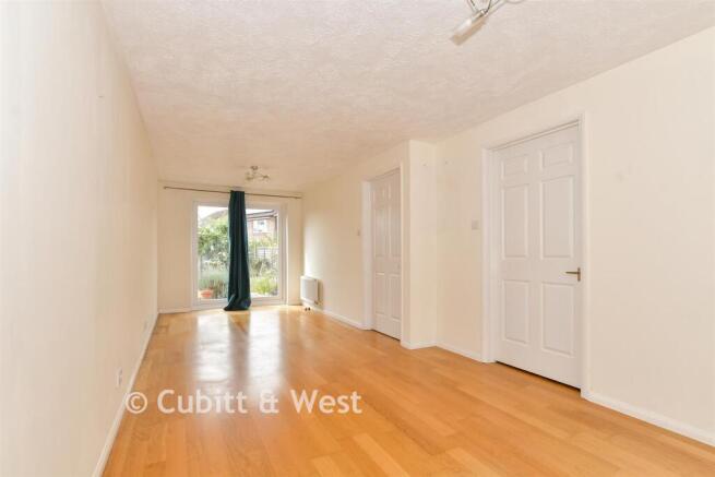 Leeds Close, Southwater, Horsham, West Sussex photo 4