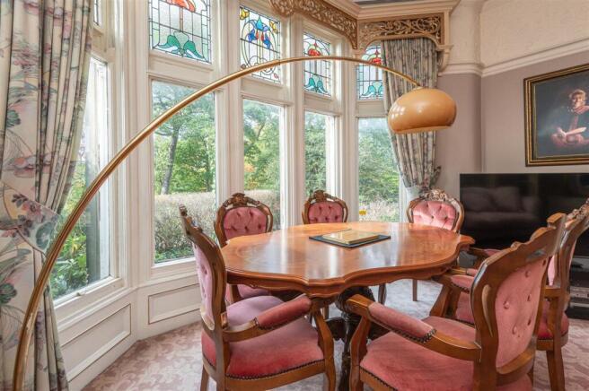 6 bed Semi-Detached for sale Image 10