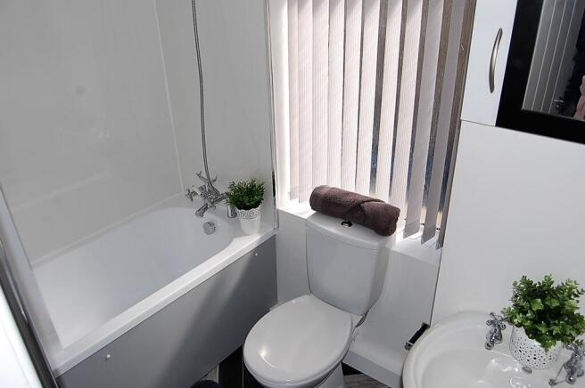 2 bed Terraced to rent Image 7