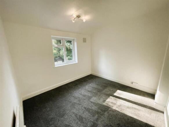 3 bed Terraced to rent Image 7