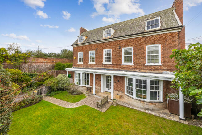 Queen Anne House, The Strand, Lympstone, Exmouth, Devon EX8 5JW