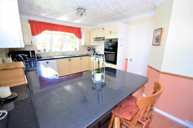 Kitchen/Breakfast Ro