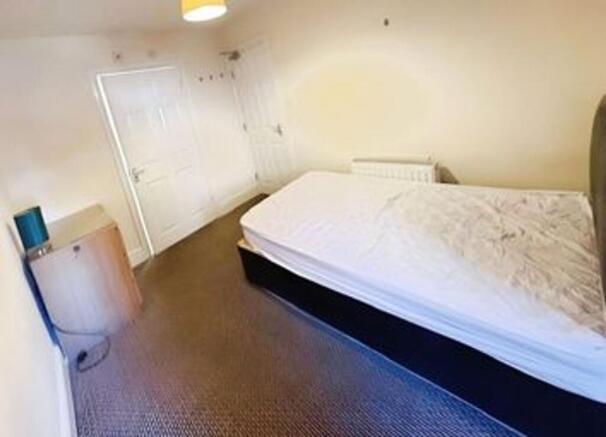1 bed House of Multiple Occupation to rent Image 5