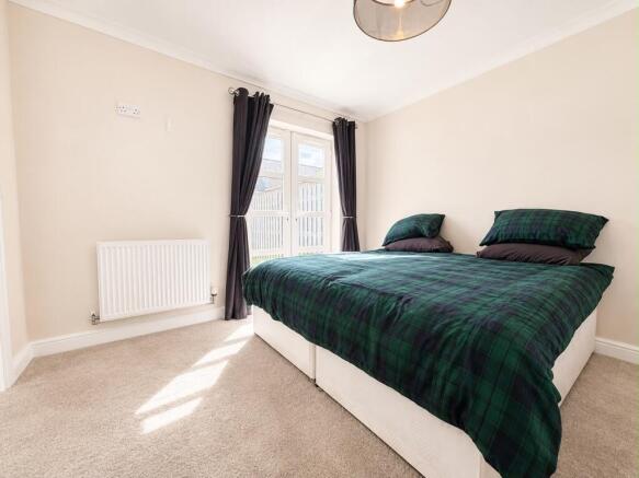 4 bed End of Terrace to rent Image 9