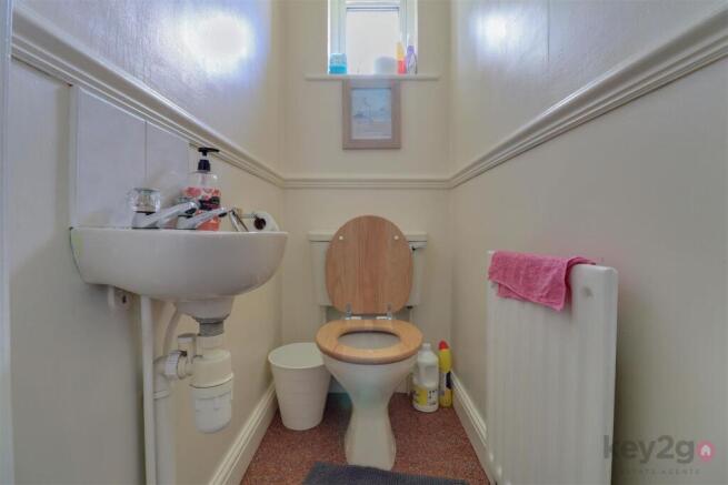 5 bed Detached to rent Image 12