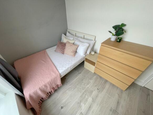 Flat 4, 31 Falkner S