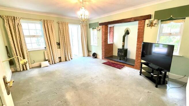 DOUBLE ASPECT LOUNGE