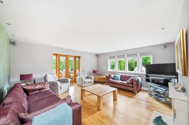 6 bed Detached for sale Image 4