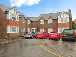 Flat 12, Wellington Court, Rue De Bayeux, Battle TN33 0EB