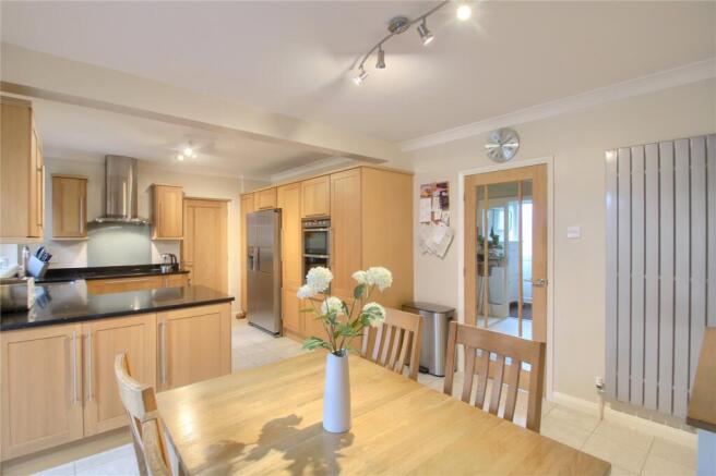 4 bed Detached for sale Image 7
