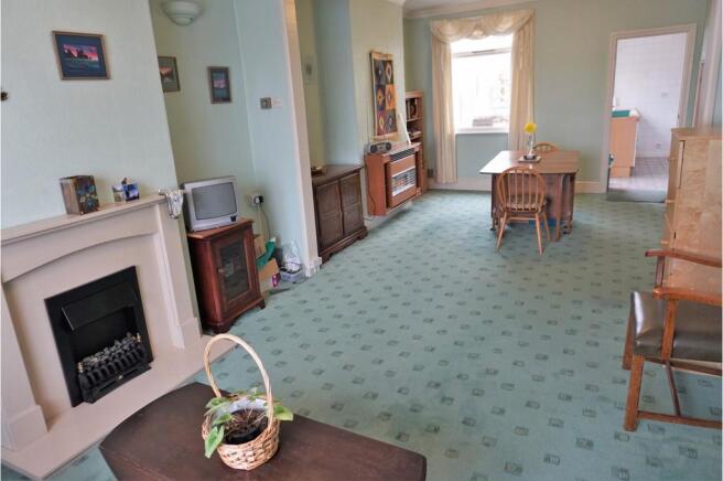 Lounge/Dining Room