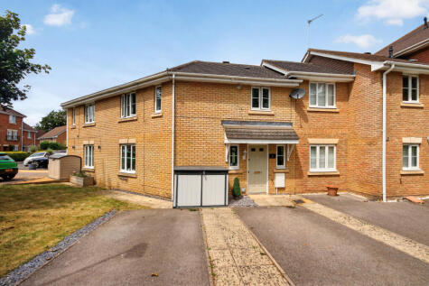 Hoffman Close, Warfield, Bracknell, RG42