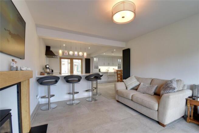 4 bed Detached for sale Image 11