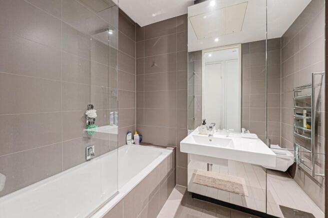 Apartment in London - View 5
