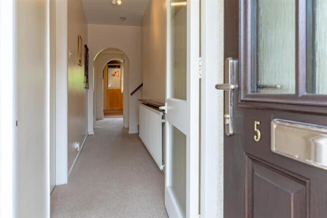 Entrance hallway SAPL9474-20250805-DxO_DeepPRIME X