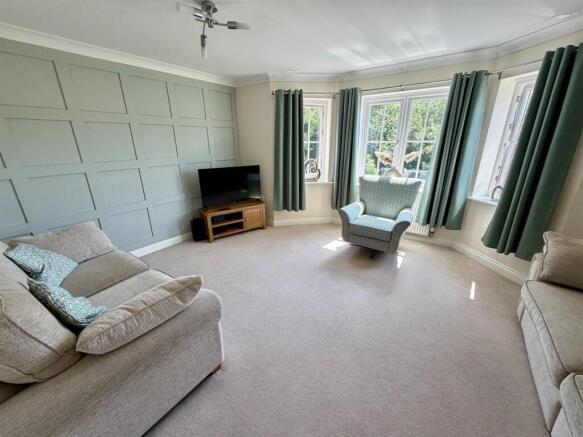 Bramleys Estate Agents - Spring Place Gardens - Mi