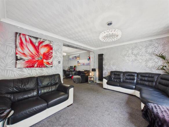 4 bed Semi-Detached for sale Image 11