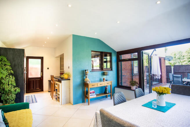 Family/dining room