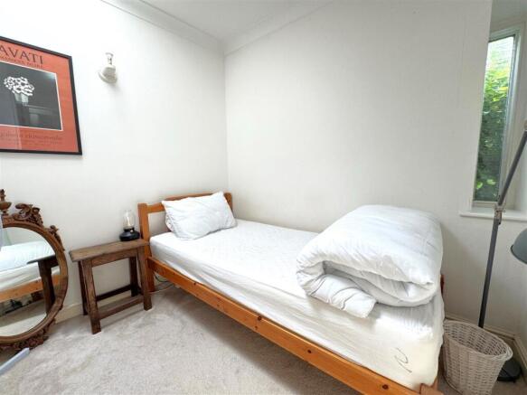3 bed House to rent Image 12