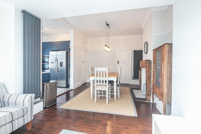 4 bed Semi-Detached for sale Image 11