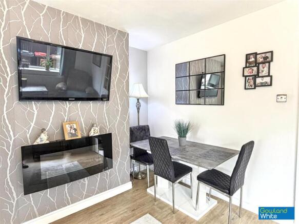 3 bed Semi-Detached for sale Image 8