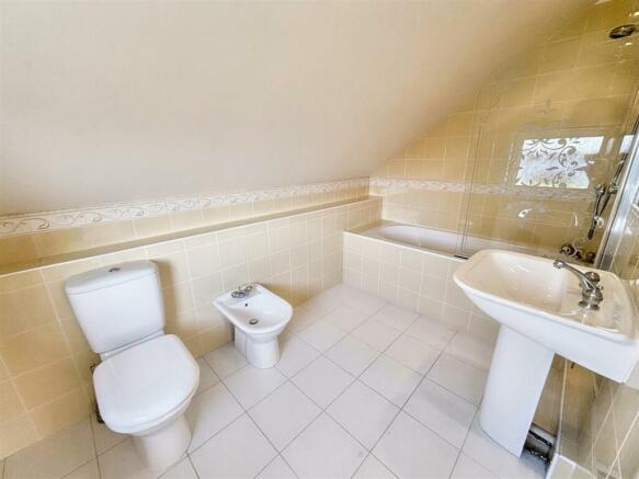 En-suite 1.jpeg
