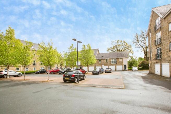 2 bed Flat for sale Image 10