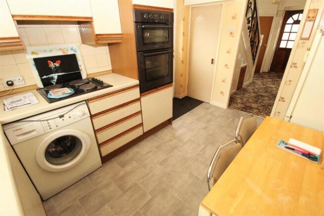 Kitchen2.JPG