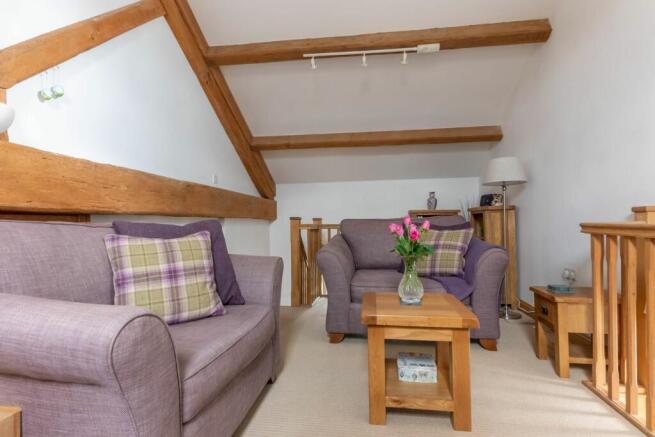 MEZZANINE SNUG