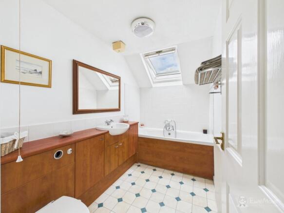 Bathroom- Mark Stephens EweMove Newmarket and Soha