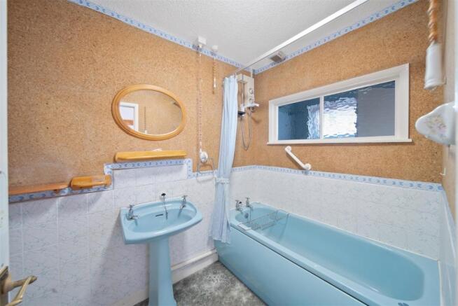 HOUSE BATHROOM