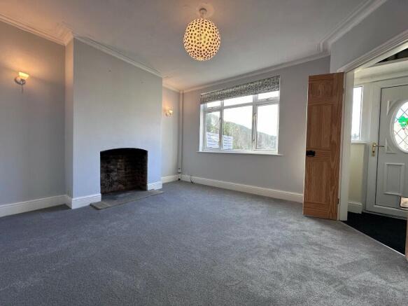 2 bed Terraced to rent Image 4