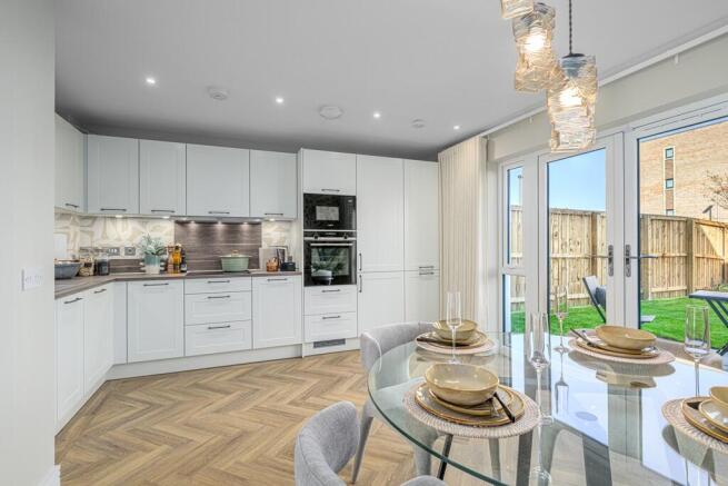 4 bedroom townhouse for sale | light-filled kitchen and dining area