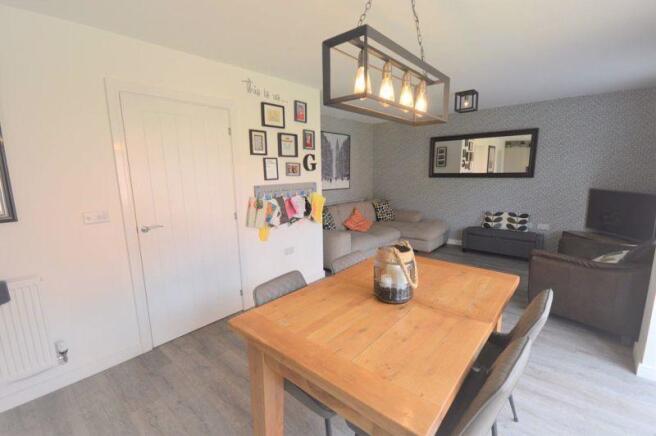 M00007360 Dining area