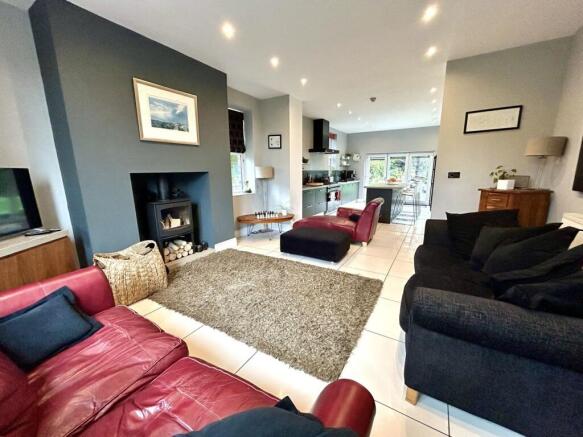 4 bed Detached for sale Image 4