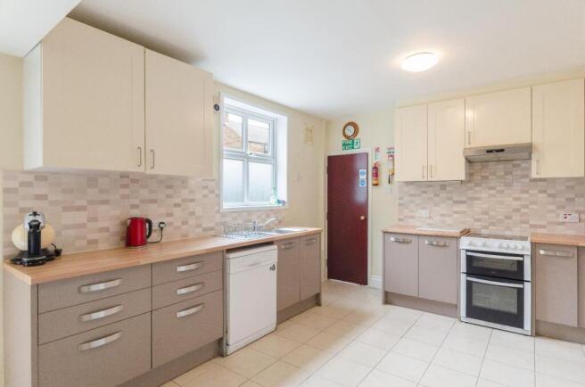 1 bed House Share to rent Image 7