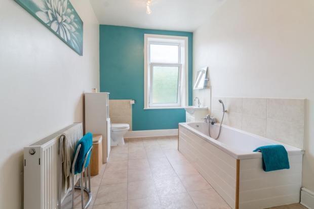 4 bed Terraced to rent Image 7