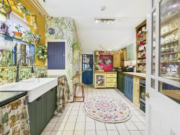 5 bed Terraced for sale Image 5