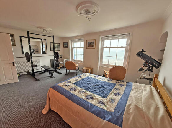 5 bed Terraced for sale Image 12